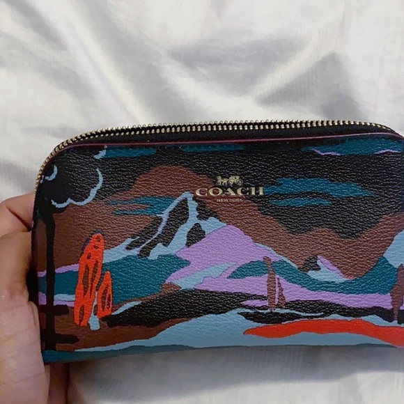 Coach Cosmetic Bag Limited Edition - Picture 1 of 5